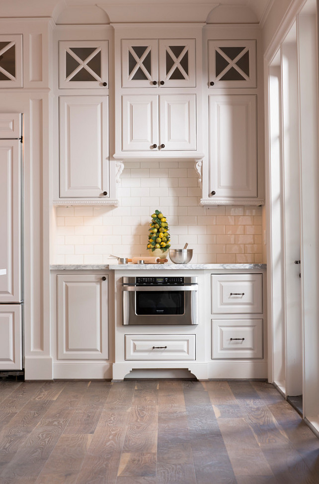 Simple White SW7021 Sherwin Williams. Sherwin Williams SW 7021 Simple White. White Cabinet Paint Color. Sherwin Williams SW 7021 Simple White. #SherwinWilliamsSW7021 #SherwinWilliamsSimpleWhite #SherwinWilliamsPaintColors Whitestone Builders.