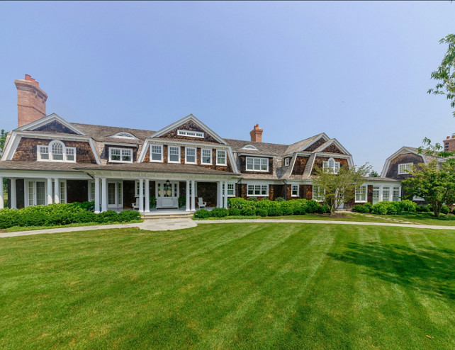 Classic Hamptons Beach House for sale. Do you have $29MIL? Me neigther, but we can still dream. Click to see the rest of this gorgeous home! #HouseTour #RealEstate #Hamptons