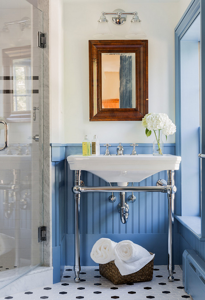 Farrow and Ball Cooks Blue. Farrow and Ball Cooks Blue. Farrow and Ball Cooks Blue. #FarrowandBallCooksBlue #BluePaintColor #FarrowandBallPaintColors Carpenter & MacNeille