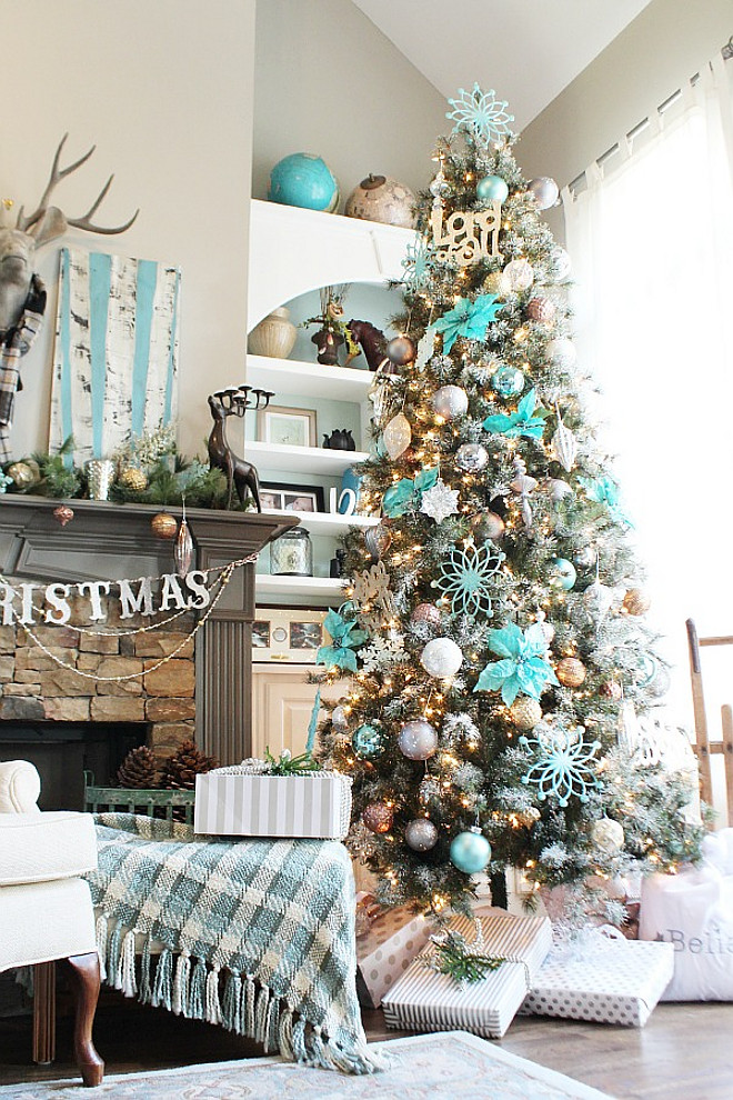 Turquoise Christmas Tree Decor. Refresh Restyle via House of Turquoise.