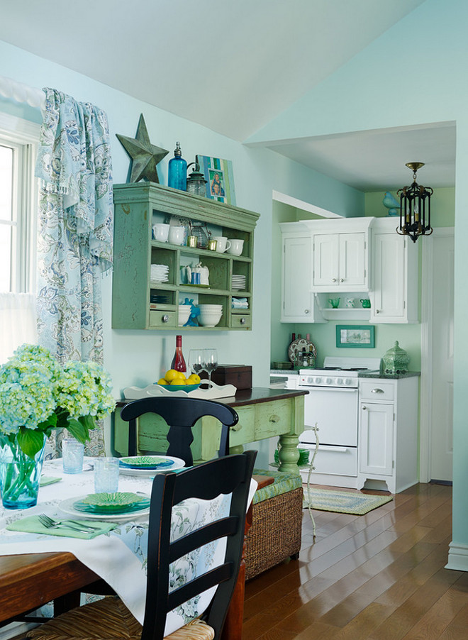 Small Lake Cottage with Turquoise Interiors - Home Bunch ...