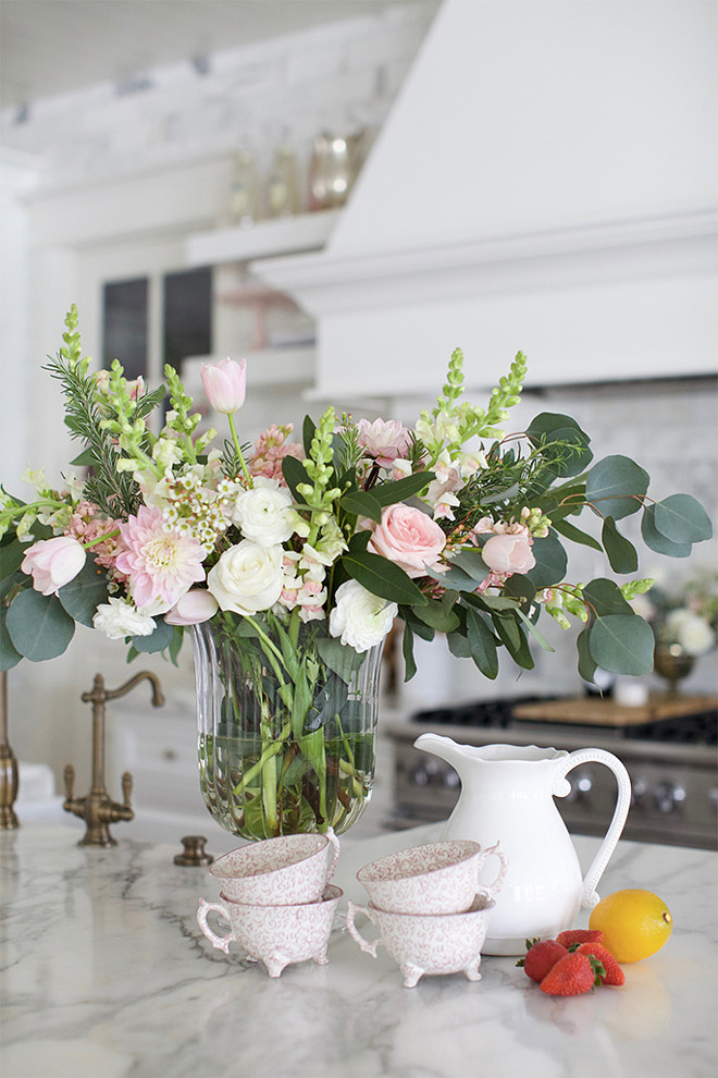Kitchen island decorating ideas. How to make your kitchen feel decorated by an interior designer. Kitchen island decorating tips. #Kitchenislanddecor #Kitchenislanddecoratingideas #kitchenislanddecoratingtips Pink Peonies. 