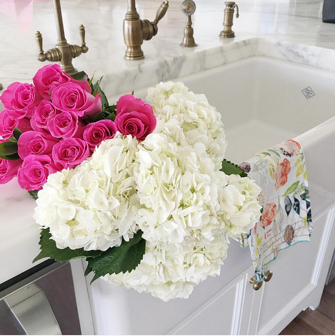 Apron Sink. Kitchne apron sink with marble couter. Kitchen apron sink #Kitchen #ApronSink #Marblecounter Pink Peonies.