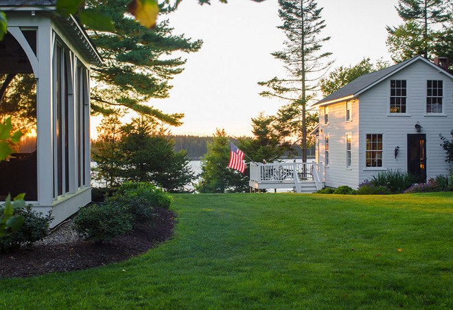 Beach house backyard landscaping #Beachhouse #backyard Banks Design Associates, LTD & Simply Home