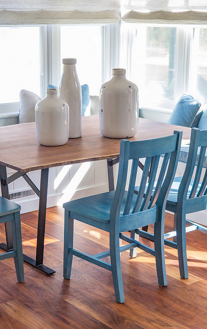 Breakfast nook chairs. Beach house style Breakfast nook with blue chairs. #Breakfastnook #chairs #BreakfastnookChairs Martha's Vineyard Interior Design