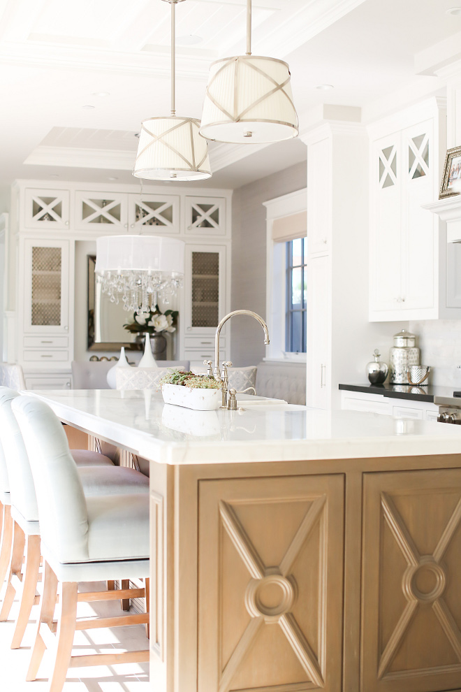 Calacatta Michelangelo. Countertop is Calacatta Michelangelo.. Kitchen island with white marble. Calacatta Michelangelo. Beautiful white marble Calacatta Michelangelo. #CalacattaMichelangelo #marble #whitemarble #countertop #Marblecountertop #kitchenmarble #Kitchenmarblecountertop #Calacatta #Michelangelo #marble Patterson Custom Homes. Interiors by Trish Steele, Churchill Design.