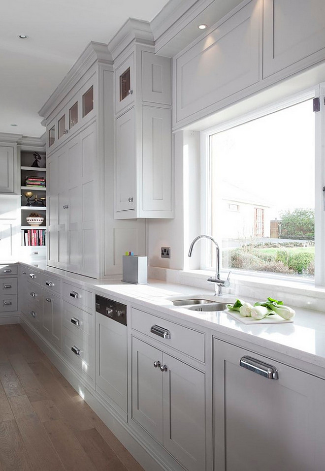 Gray kitchen cabinets. Gray kitchen cabinet Hardware. Gray kitchen cabinets with Armac Martin Hardware. #Gray #kitchen #cabinets #hardware Woodale Designs.