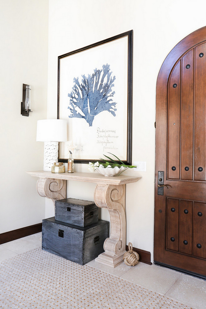 Small foyer console table. Small foyer console table ideas. Small foyer console table and decor #Smallfoyer #foyer #consoletable Blackband Design