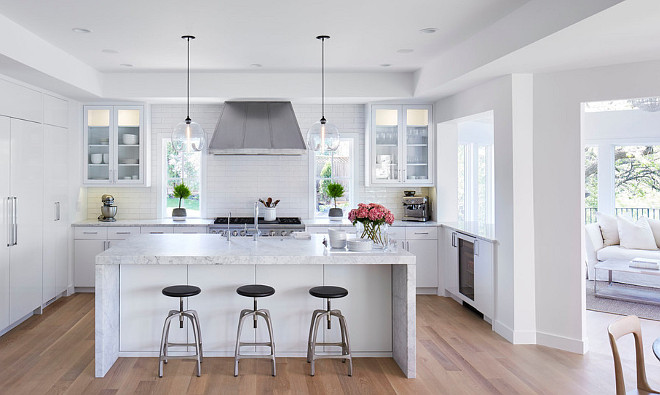 Benjamin Moore Super White OC-152. Kitchen cabinets, walls and ceiling paint color is Benjamin Moore Super White OC-152. #BenjaminMooreSuperWhiteOC152 #BenjaminMooreSuperWhite #BenjaminMooreOC152 Martha O'Hara Interiors