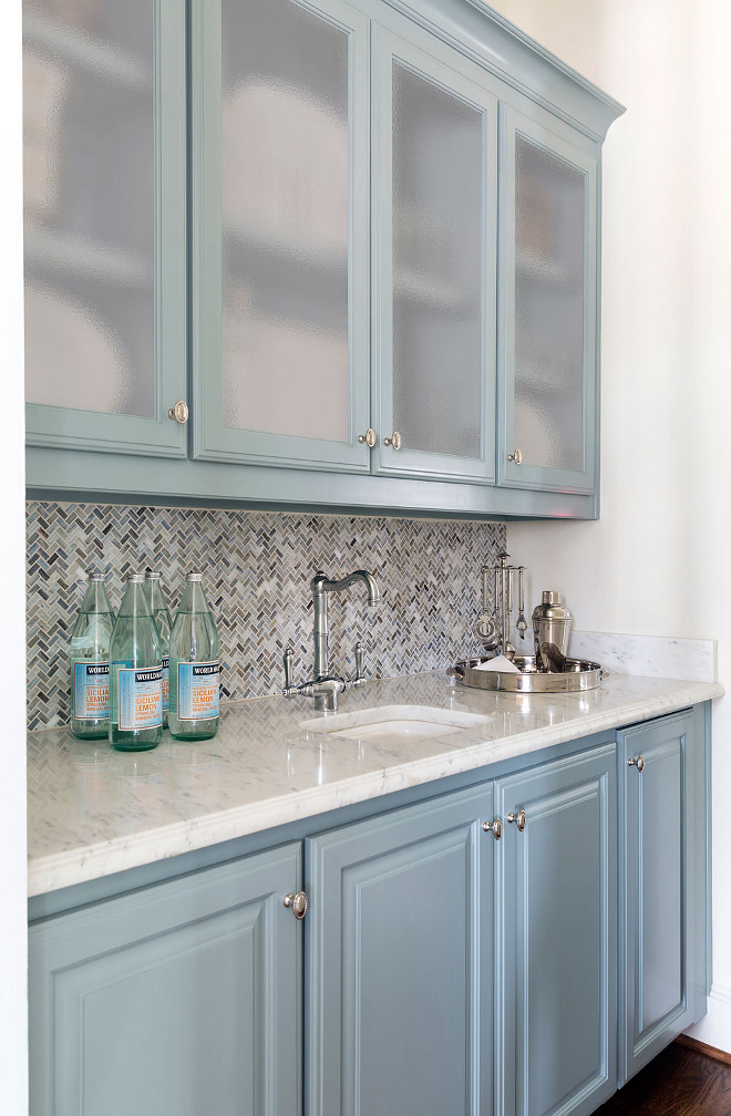 Butlers pantry cabinet paint color. Butlers pantry cabinet paint color ideas. Butlers pantry cabinet paint color names #Butlerspantry #cabinet #paintcolor Heather Scott Home & Design