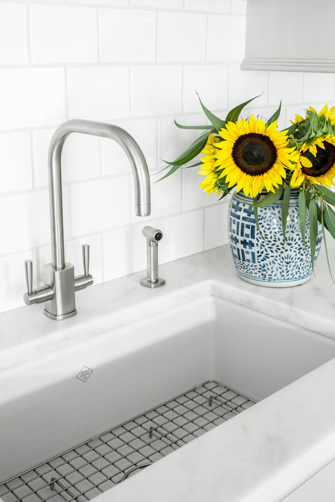 Kitchen sink with modern faucet. Sink is a Rohl Fireclay Undermount. Kitchen sink. Undermount sink. Rohl undermount kitchen sink. #Kitchen #sink #undermountsink #undermountkitchensink Heidi Piron Design.