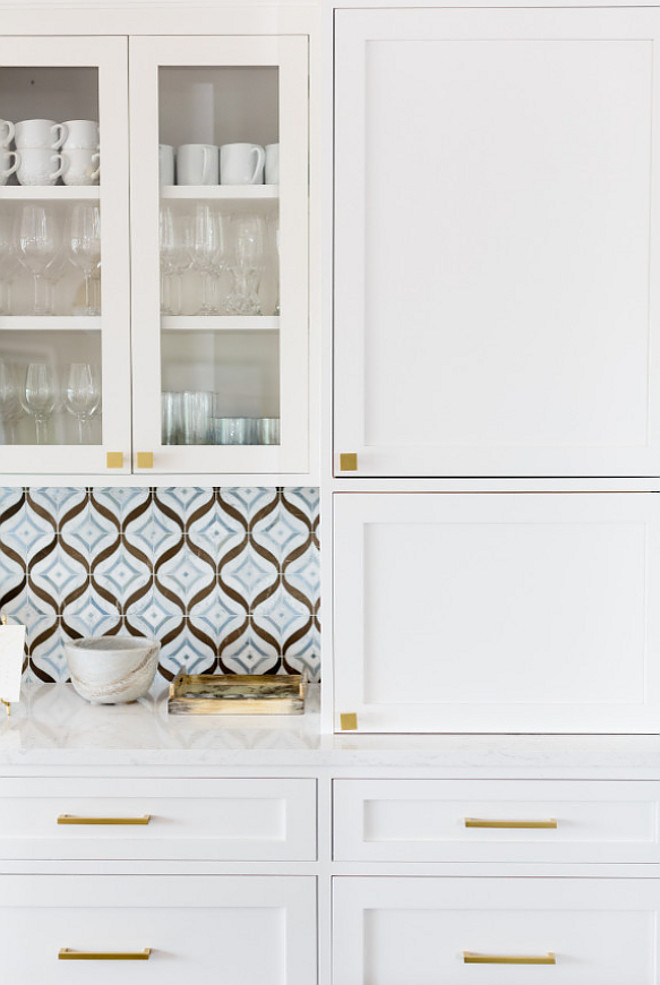 Benjamin Moore Simply White OC-117. Benjamin Moore Simply White OC-117 Kitchen Cabinet Paint Color. Benjamin Moore Simply White OC-117 #BenjaminMooreSimplyWhiteOC117 #BenjaminMoore #SimplyWhite #OC117
