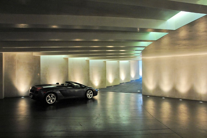 Modern garages. Modern garage. Minimalist garage. Contemporary garage. Via Don Burns.