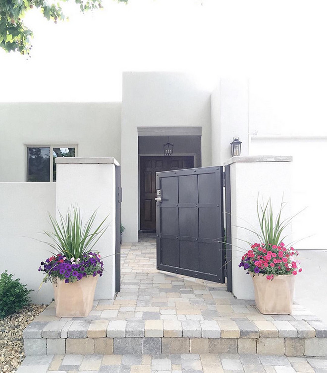 Black metal steel gate. Front gate made of steel. Steel gate. Steel front gate. Courtyard gate. #Steelgate #gate #courtyard #frontgate #gates Designed by aedriel