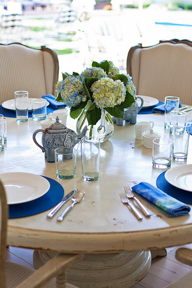 Blue and white table setting. #bluenadwhite #tablesetting blue-and-white-table-setting Nicole Lee Interior Designs