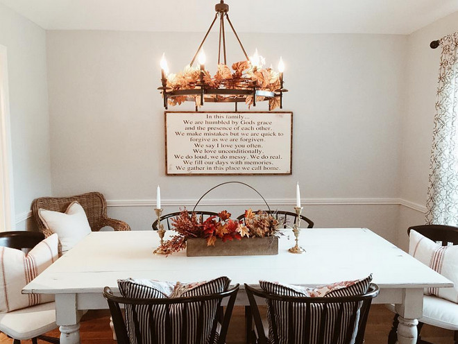 Farmhouse Dining room Fall Decor. Farmhouse Dining Room with Fall Decor. Farmhouse Dining room Fall Decor. Farmhouse Dining room Fall Decor Ideas. #Farmhouse #Diningroom #Fall #FallDecor Via mygreyskyehome