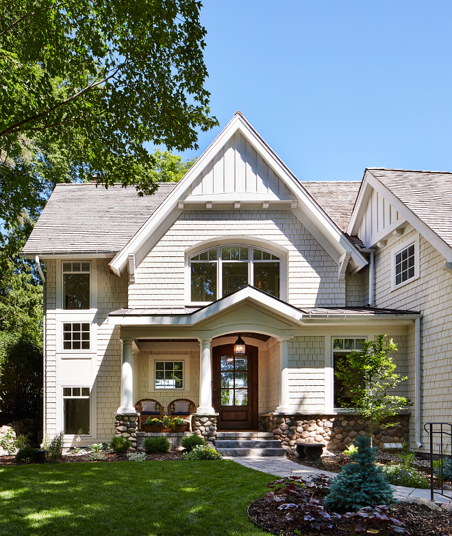 Neutral shingle home exterior. I love the architectural details of this neutral shingle home. It's classic and timeless. Roof is cedar shake. shingle-home-exterior Neutral shingle home exterior #Neutralshinglehomeexterior #Neutralexteriors #shinglehomeexterior Vivid Interior Design. Hendel Homes