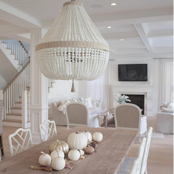 white-and-metallic-pumpkins-and-dry-leaves-as-table-centerpiece-jshomedesign-via-instagram
