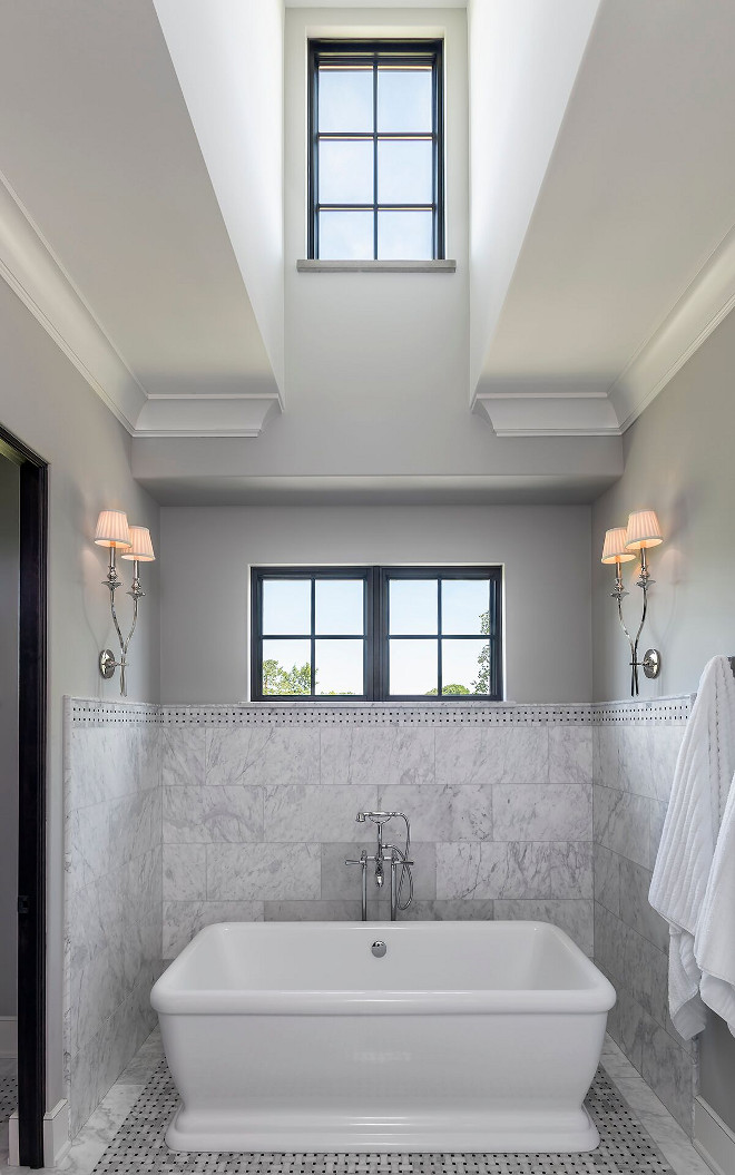 Bath Nook. Traditional bathroom with bath nook. Bath nook #Traditionalbathroom #bathnook #tubnook Hendel Homes