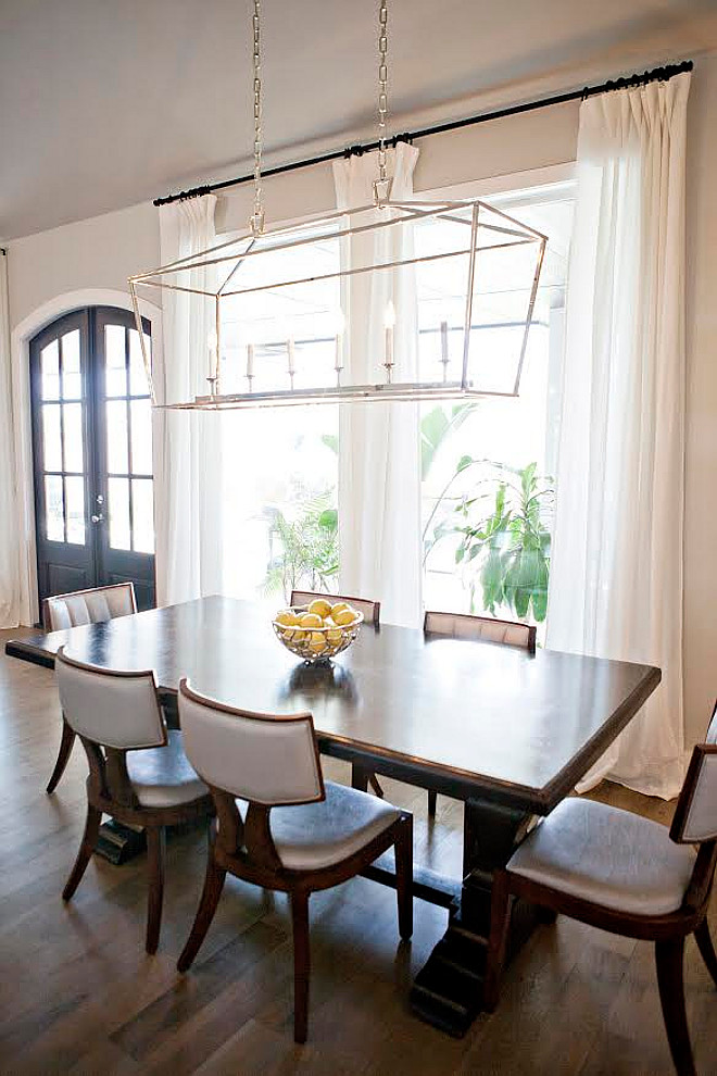 Darlana Linear Chandelier. The chandelier hanging over the table is Darlana Linear Chandelier from Visual Comfort. #Darlana #linearchandelier #visualcomfort darlana-linear-chandelier Ivy House Interiors