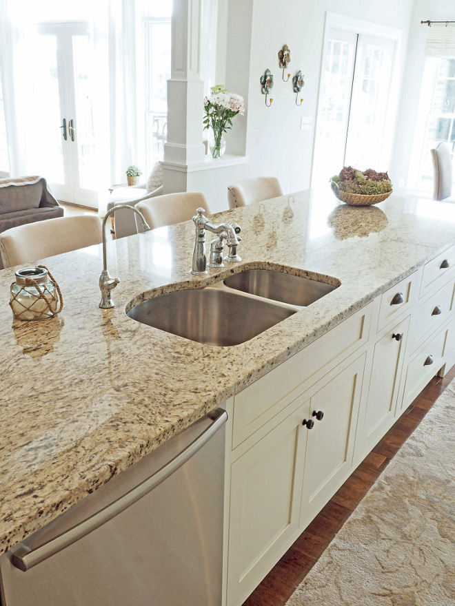 Granite countertop. Ivory kitchen with granite countertop. Granite is Venetian Gold Light. #Ivorykitchen #kitchencountertop #granitecountertop #Granite #VenetianGoldLight Home Bunch Beautiful Homes of Instagram wowilovethat
