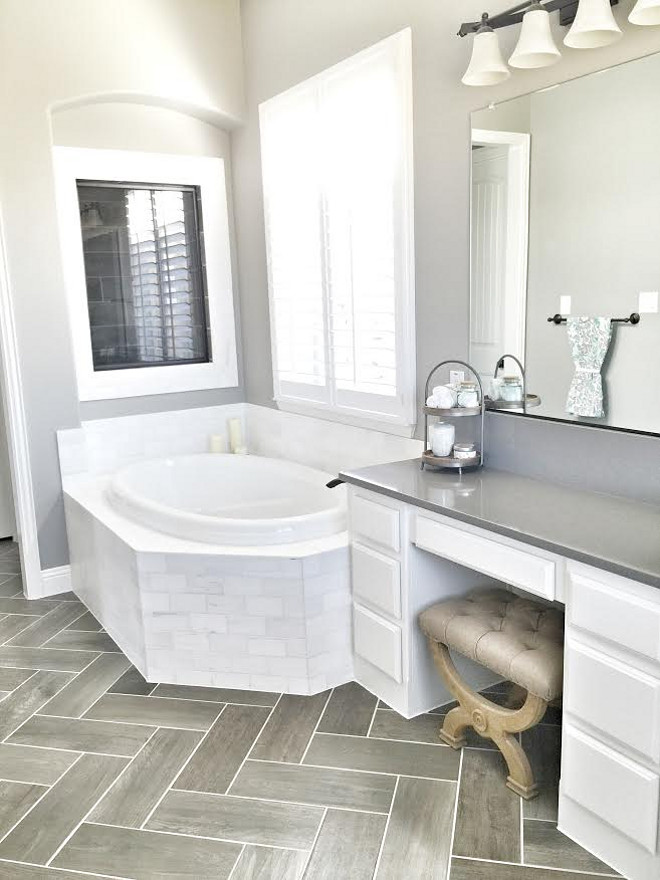Bathroom tile. Tub surround tile is Daltile M313 Contempo White Honed Marble with Bright White grout. #bathroom #tile Beautiful Homes of Instagram ceshome6