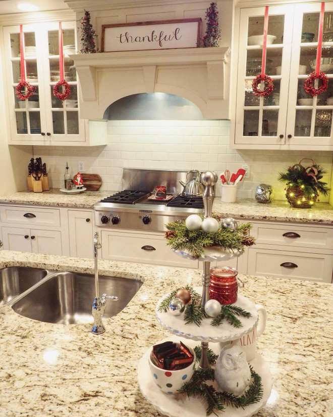 Kitchen Christmas Decor. Kitchen Christmas Decor Ideas. Kitchen Christmas Decor #KitchenChristmasDecor #KitchenChristmasDecorIdeas #KitchenChristmasDecoratingIdeas Kelly via @wowilovethat.