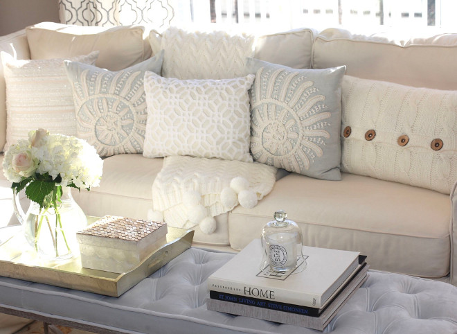Living room pillow styling. Living room pillow styling ideas. Pillows are from HomeGoods. Living room pillow styling #Livingroomstyling #Livingroompillowstyling Home Bunch's Beautiful Homes of Instagram peonypartydesigns