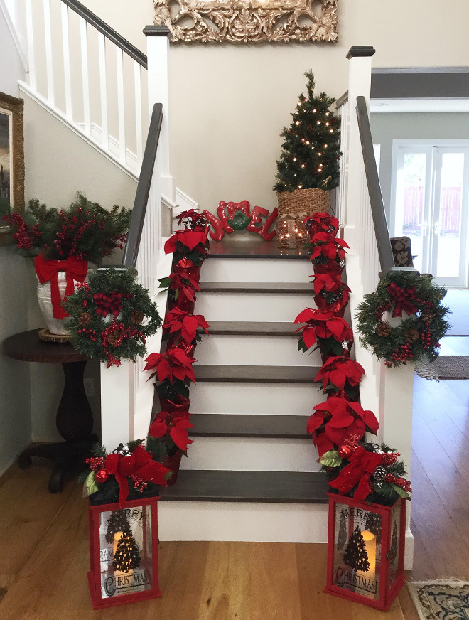 Poinsettias. Decorating with poinsettias for Christmas. Poinsettias Christmas decor ideas. #Poinsettias #Christmas Jordan from @i_heart_home_design via Instagram