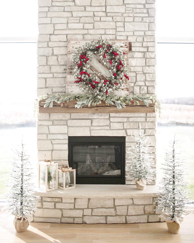 Christmas Fireplace Decor. Christmas Fireplace Decorating ideas. Christmas Fireplace Decor. Christmas Fireplace Decor #ChristmasFireplaceDecor #Christmas #FireplaceDecor #ChristmasDecor Instagram Beautiful Homes of Instagram @NC_HomeDesign