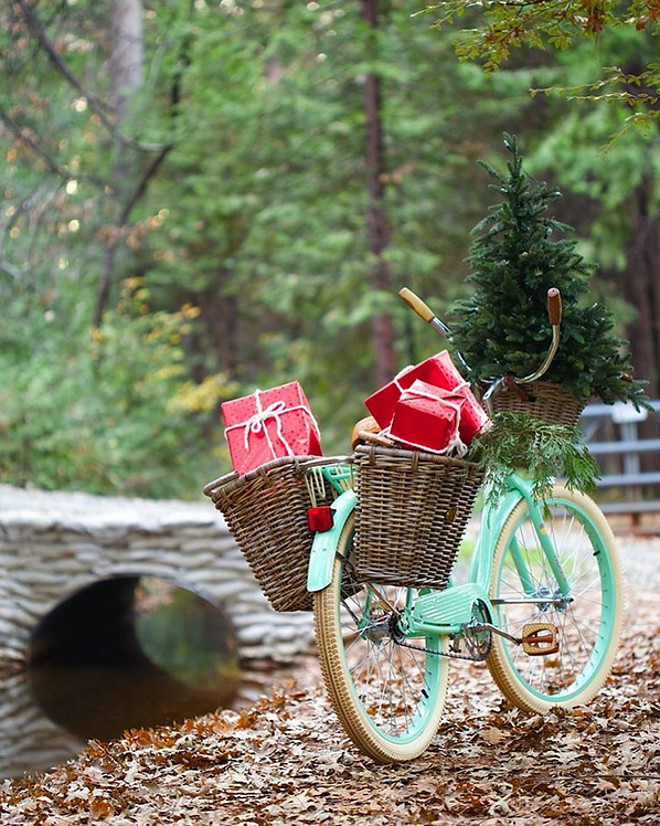 Christmas Turquoise Bicycle. Christmas Turquoise Bike. Christmas Turquoise Bike Ideas. #Christmas #TurquoiseBike French Country Cottage via Instagram @frenchcountrycottage