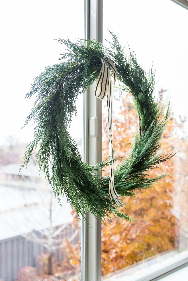 Natural Christmas Wreath. Simple Natural Christmas Wreath. Natural Christmas Wreath. Natural Christmas Wreath #NaturalChristmasWreath #SimpleNaturalChristmasWreath #NaturalWreath #ChristmasWreath Studio McGee