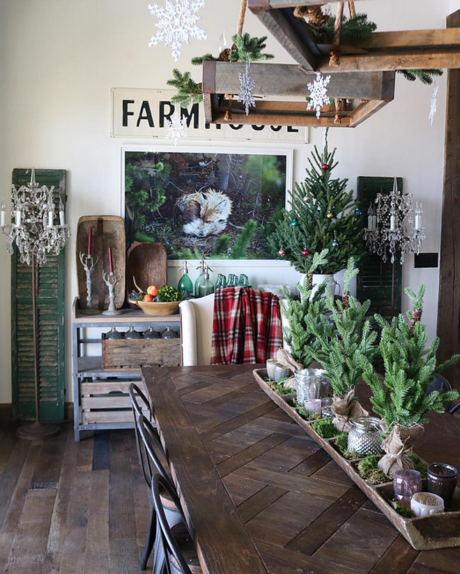 Rustic Christmas. Farmhouse Christmas. Rustic Christmas. Farmhouse Christmas. Rustic Christmas. Farmhouse Christmas Ideas #RusticChristmas #FarmhouseChristmas Home Bunch's Beautiful Homes of Instagram @birdie_farm