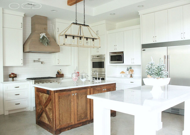 White Farmhouse Kitchen. White Farmhouse Kitchen. White Farmhouse Kitchen Paint Color: Cabinet paint color is Sherwin Williams Extra White. White Farmhouse Kitchen. White Farmhouse Kitchen <White Farmhouse Kitchen> #WhiteFarmhouseKitchen Beautiful Homes of Instagram organizecleandecorate