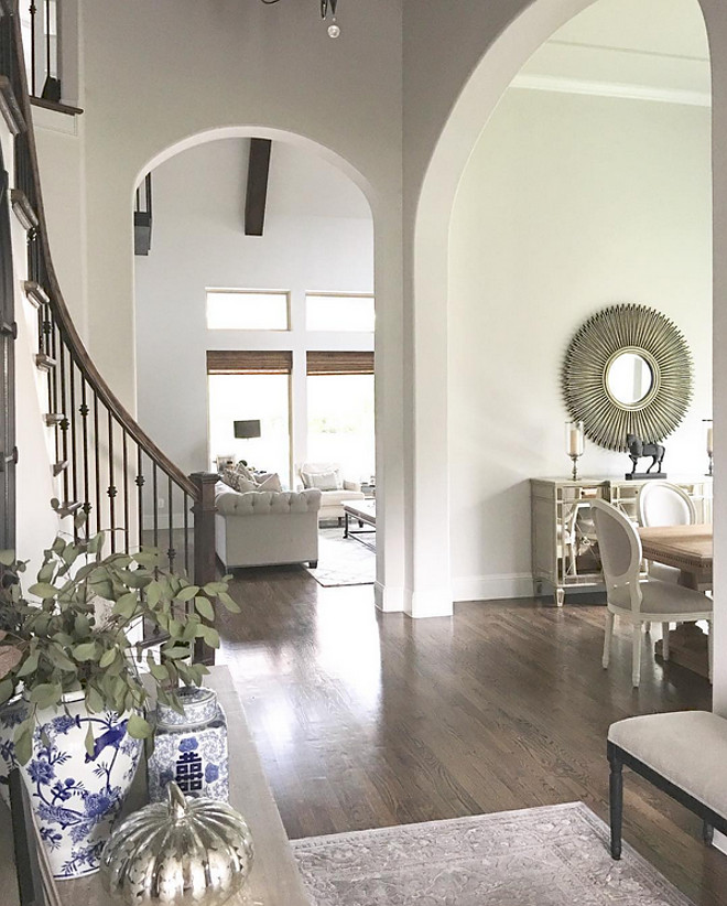 Archway. Archways from foyer to dining room and living room. Archways from foyer to dining room and living room #Archway #Archways #foyerarchway #diningroom#Archway #livingroom#Archway Beautiful Homes of Instagram: classicstylehome