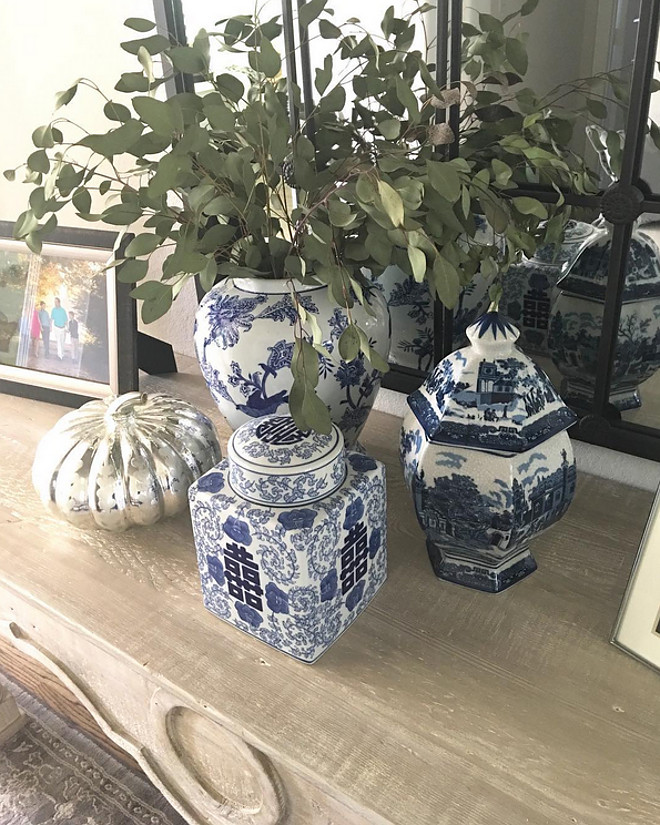 Blue and white Ginger jars. Blue and white Ginger jars. Blue and white. Blue and white Ginger jars #Blueandwhite #BlueandwhiteGingerjars #Gingerjars Beautiful Homes of Instagram: classicstylehome