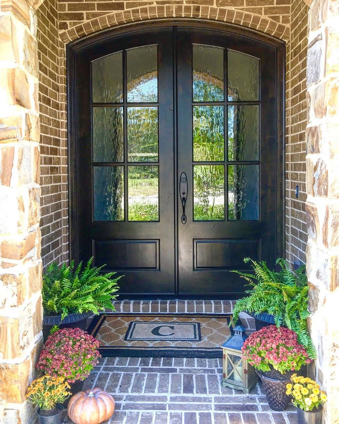 Stained Wood Front Door. The wood front door features an ebony stain color. Dark Stained Wood Front Door. Stained Wood Front Door Color. Dark Stained Wood Front Door Color #StainedwoodDoor #woodDoor #stainedwoodDoor #Woodfrontdoor #darkwooddoor Beautiful Homes of Instagram: classicstylehome