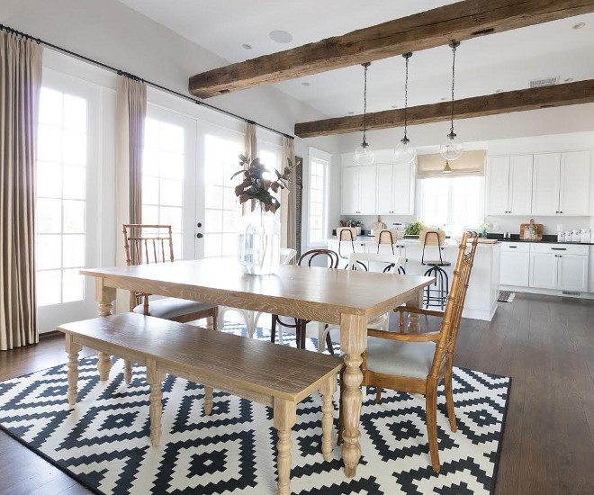 Crisp Farmhouse Kitchen and Dining Room Design. Open, moder Farmhouse Kitchen and Dining Room Design. Crisp Farmhouse Kitchen and Dining Room Design #CrispFarmhouseKitchen #FarmhouseDiningRoomDesign #Farmhousedeign #ModernFarmhouse Beautiful Homes of Instagram @greensprucedesigns