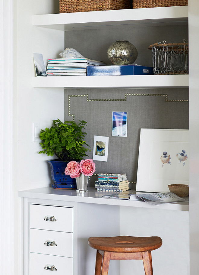 Kitchen desk with memo board. Kitchen desk with grey linen memo board and open shelves. #Kitchendesk #memoboard #openshelves Andrew Howard Interior Design