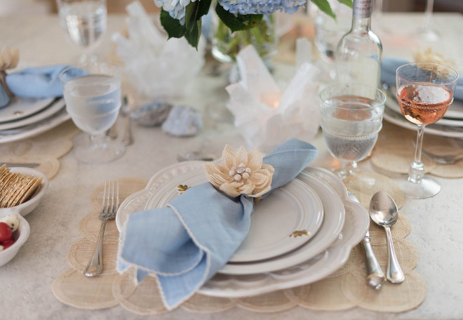 Neutral blue and white table setting ideas. Home Bunch's Beautiful Homes of Instagram @loveyourperch