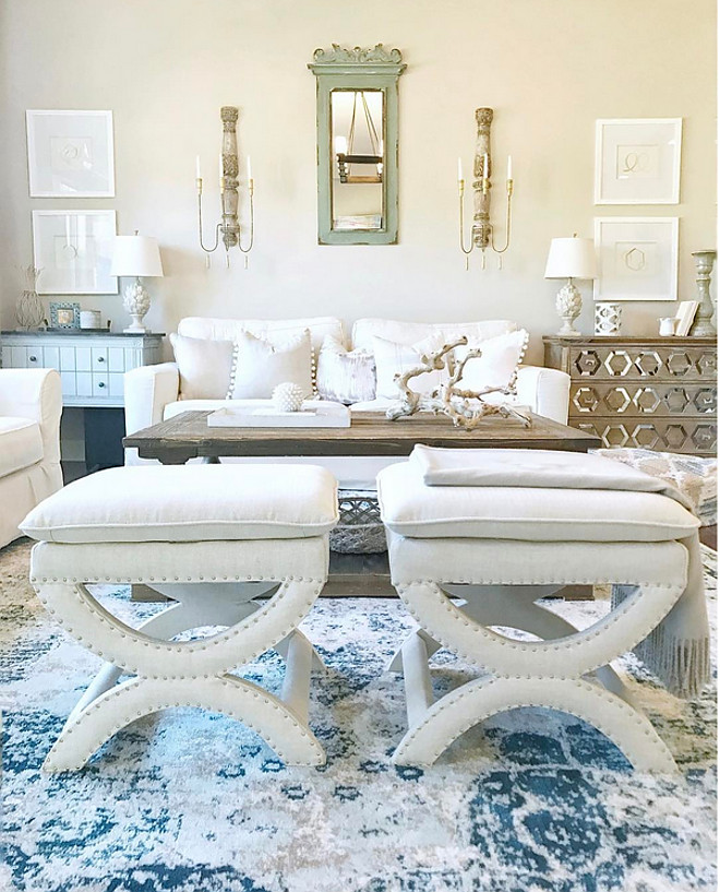 Blue and white rug. Rug is from Amazon. Stools from Safavieh #blueandwhiterug #rug Beautiful Homes of Instagram @sugarcolorinteriors