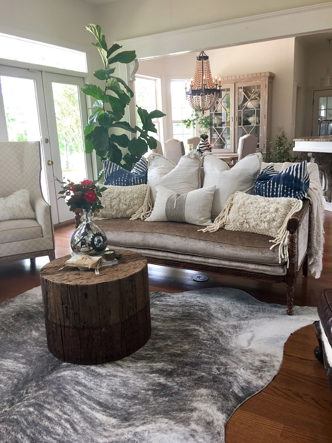 Living room design ideas. The coffee table is made of reclaimed wood and from @anthropologie. Beautiful Homes of Instagram @cindimc.ivoryhome