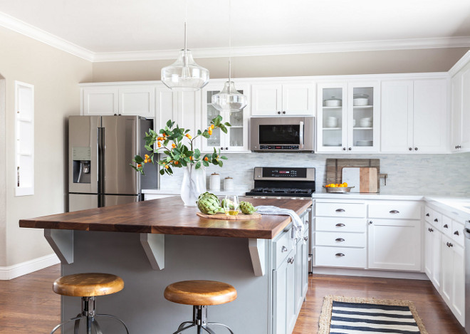 Accessible Beige by Sherwin Williams. Accessible Beige by Sherwin Williams Kitchen wall paint color Accessible Beige by Sherwin Williams #AccessibleBeigebySherwinWilliams #AccessibleBeigeSherwinWilliams #Kitchen #paintcolor #AccessibleBeige #SherwinWilliams Juxtaposed Interiors