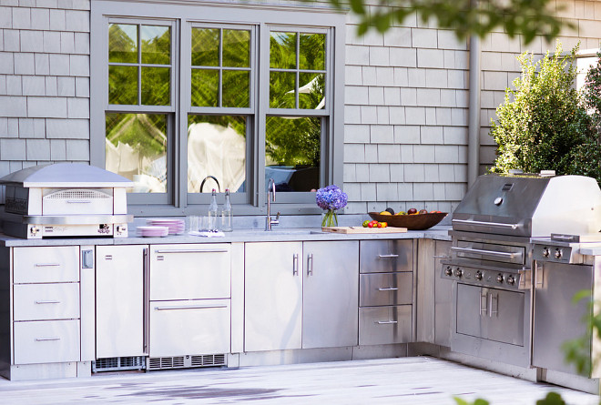 Gwyneth Paltrow's outdoor kitchen. Gwyneth Paltrow's Hampton's House. Outdoor Kitchen Layout Ideas. Outdoor Kitchen Layout. #OutdoorKitchen #OutdoorKitchenLayout #OutdoorKitchen Kalamazoo Outdoor GourmetIdeas