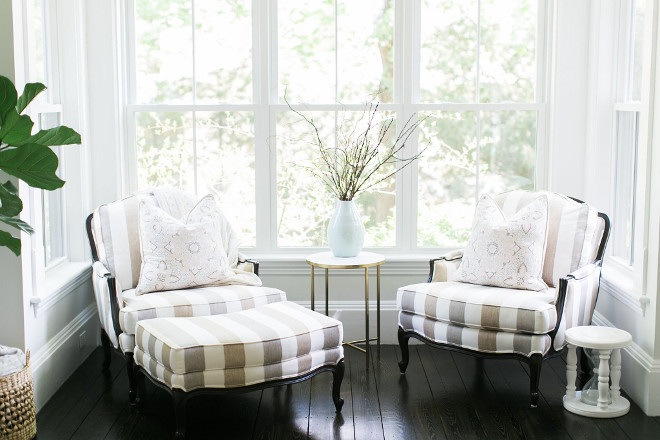 Reading nook chairs. Create a reading nook in your living room to add comfort and a finished look to your space. Ethan Allen Versailles Chair. #readingnook #nook #chairs #comfortablechairs Home Bunch Beautiful Homes of Instagram @finding__lovely