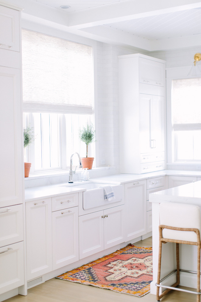 Best white for kitchens Benjamin Moore Simply White. Best white for kitchens Benjamin Moore Simply White. Best white paint color for kitchens Benjamin Moore Simply White #Bestwhitekitchenpaintcolor #Bestwhite #paintcolor #kitchens #BenjaminMooreSimplyWhite Kate Marker Interiors