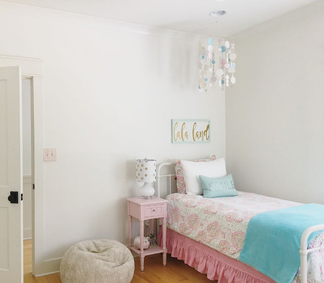 Cottage Kids bedroom. Cottage Kids bedroom ideas. Cottage Kids bedrooms #CottageKidsbedroom #Kidsbedroom Beautiful Homes of Instagram @theclevergoose