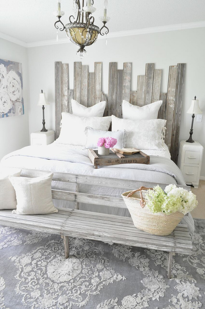 DIY Reclaimed Wood Headboard. DIY Reclaimed Wood Headboard. DIY Reclaimed Wood Headboard. DIY Reclaimed Wood Headboard #DIYReclaimedWoodHeadboard #ReclaimedWoodHeadboard Home Bunch's Beautiful Homes of Instagram @becky.cunningham.home