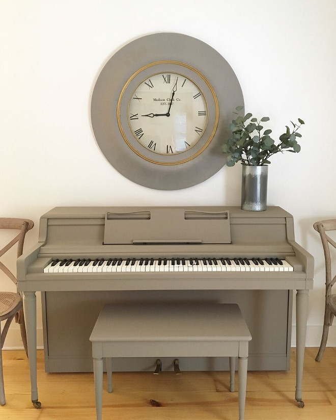 Matte Piano Paint Color. Piano painted in a Annie Sloan paint color. Piano Paint Color is Annie Sloan Cocoa with clear wax #Piano #PaintColor #AnnieSloan #Cocoa #AnnieSloanCocoa Beautiful Homes of Instagram @theclevergoose