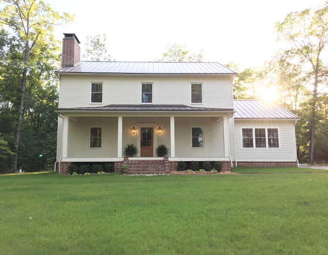 New farmhouse with classic architectural details. The homeowners of this new farmhouse built it themselves. The whole story is shared on Home Bunch Beautiful Homes of Instagram @theclevergoose